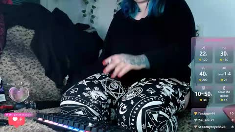 Snapshot of psychobitch69 chatting on November 28, 9:39 pm OlivePsy online show from November 28, 9:39 pm