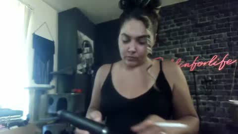 Snapshot of puddinforlife chatting on July 23, 1:09 pm Krystle online show from July 23, 1:09 pm