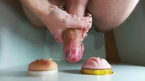 Snapshot of pude90 chatting on October 1, 6:19 am PuDe90 online show from October 1, 6:19 am