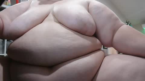 Snapshot of pugglelover chatting on December 2, 11:56 am Puggie - online show from December 2, 11:56 am