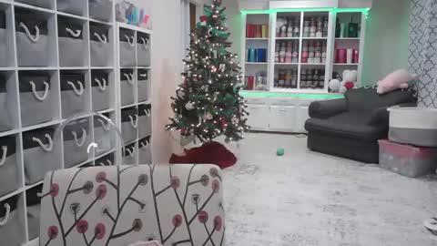 Snapshot of pugglelover chatting on December 7, 4:14 pm Puggie - online show from December 7, 4:14 pm