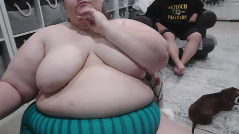 Snapshot of pugglelover chatting on January 5, 11:59 am Puggie - online show from January 5, 11:59 am