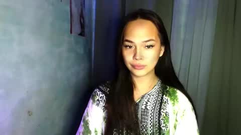 Snapshot of pulchritudinousmadi chatting on June 2, 12:23 am madison online show from June 2, 12:23 am