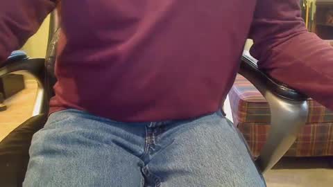 pulltoy1 online show from December 3, 8:39 pm