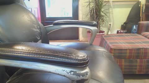 Snapshot of pulltoy1 chatting on December 4, 4:27 pm pulltoy1 online show from December 4, 4:27 pm