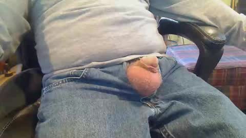 pulltoy1 online show from February 2, 4:49 pm