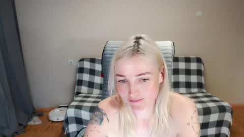 Snapshot of puma_ma chatting on May 23, 4:00 pm Polly online show from May 23, 4:00 pm