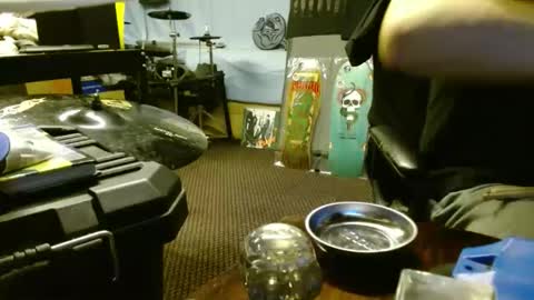 Snapshot of punkypapi chatting on March 4, 6:15 am Jojo online show from March 4, 6:15 am