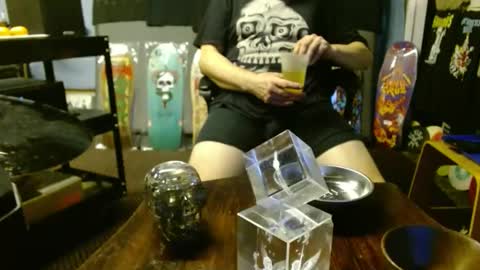 Snapshot of punkypapi chatting on March 5, 3:40 am Jojo online show from March 5, 3:40 am