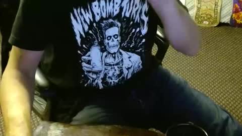 Snapshot of punkypapi chatting on October 16, 4:02 am Jojo online show from October 16, 4:02 am