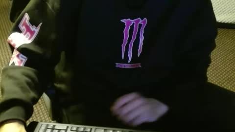 Snapshot of punkypapi chatting on December 1, 3:44 am Jojo online show from December 1, 3:44 am