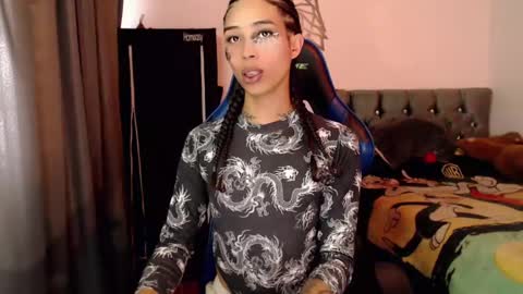 Snapshot of pupi_wolf chatting on October 24, 7:32 pm Cris online show from October 24, 7:32 pm