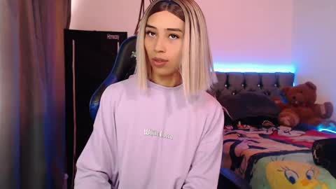 Snapshot of pupi_wolf chatting on October 29, 2:08 pm Cris online show from October 29, 2:08 pm