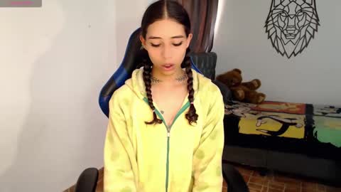 Snapshot of pupi_wolf chatting on November 28, 12:52 pm Cris online show from November 28, 12:52 pm