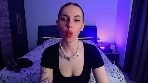 Julia online show from April 23, 3:47 pm