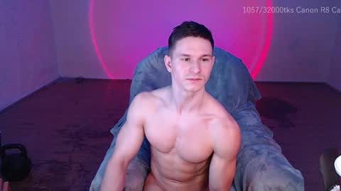 Snapshot of puremenshape chatting on January 13, 6:40 am puremenshape online show from January 13, 6:40 am