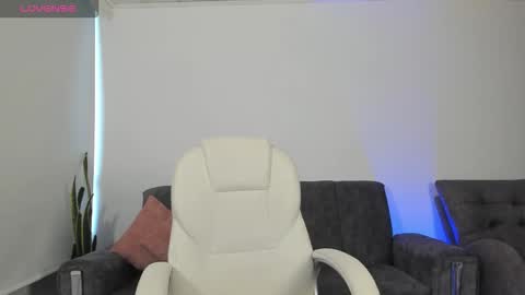 Daphne 3 online show from March 29, 5:13 pm