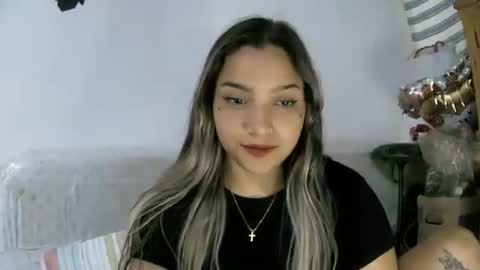 Snapshot of purple_23 chatting on April 30, 6:47 pm Lizzy online show from April 30, 6:47 pm
