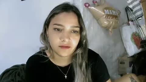 Snapshot of purple_23 chatting on May 4, 4:36 pm Lizzy online show from May 4, 4:36 pm
