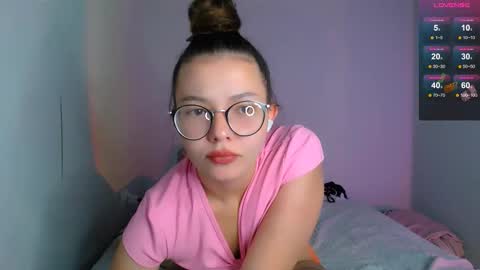 Snapshot of purple_peach chatting on September 22, 10:28 am Carolyn online show from September 22, 10:28 am