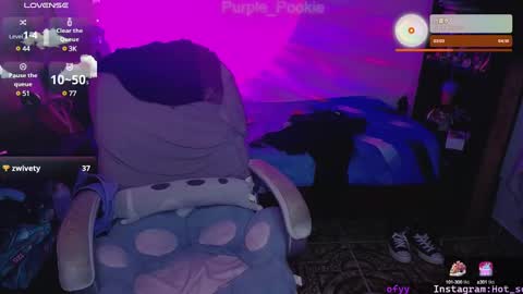 Snapshot of purple_pookie chatting on January 5, 6:35 am Sofia online show from January 5, 6:35 am