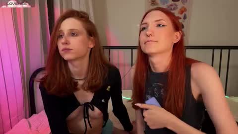 Snapshot of purplebeawer chatting on September 24, 7:17 pm Francine online show from September 24, 7:17 pm