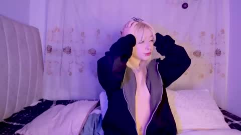 Snapshot of purplelilith3 chatting on November 20, 4:45 am Purple Lilith online show from November 20, 4:45 am