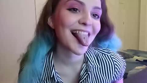 Snapshot of purpurfoxy chatting on November 22, 7:02 pm Elias online show from November 22, 7:02 pm