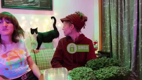 Snapshot of purrin_pussies chatting on December 17, 2:06 am purrin pussies online show from December 17, 2:06 am