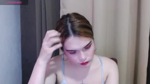 Snapshot of pussy_cath69 chatting on December 1, 12:04 am Cathy online show from December 1, 12:04 am