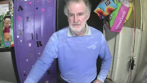 Mark online show from January 6, 11:52 pm