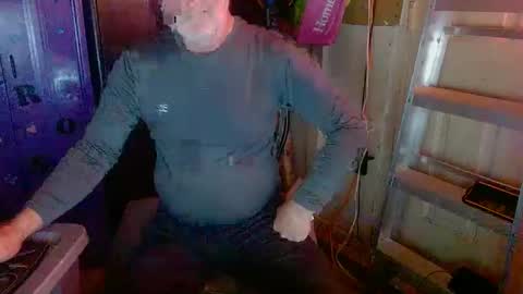 Mark online show from February 9, 10:20 am