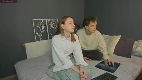 pussygirl007 online show from March 22, 7:39 pm