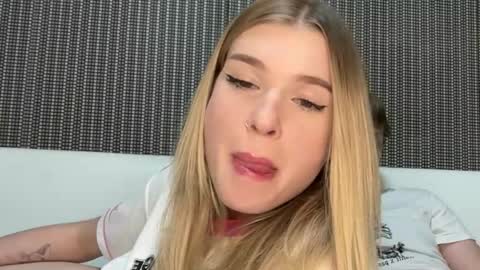 Lina online show from October 21, 9:32 am