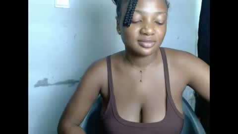 pussyxwetx online show from June 21, 9:39 pm