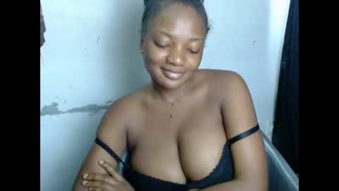 pussyxwetx online show from June 25, 11:31 pm