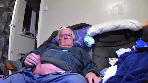 Snapshot of pusyrubber chatting on January 10, 9:41 pm Genital sucker online show from January 10, 9:41 pm