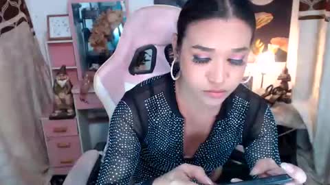 Queen Agatha online show from November 6, 5:36 pm