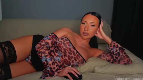 Snapshot of qsstess chatting on October 28, 9:39 pm Ana online show from October 28, 9:39 pm