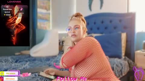 Queen And King online show from March 11, 4:51 pm