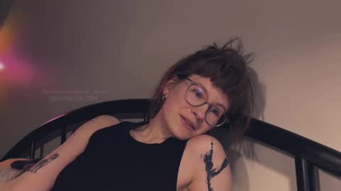 Snapshot of quack__quack chatting on December 26, 3:42 pm online show from December 26, 3:42 pm