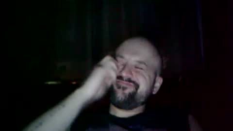 Snapshot of quebecboy233 chatting on April 4, 3:05 am quebecboy233 online show from April 4, 3:05 am