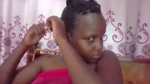 Snapshot of queen014 chatting on November 16, 7:30 pm queen014 online show from November 16, 7:30 pm