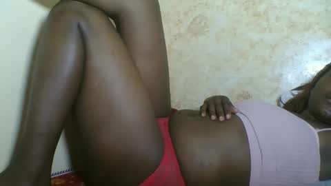 Snapshot of queen315810 chatting on February 28, 8:04 am queen315810 online show from February 28, 8:04 am