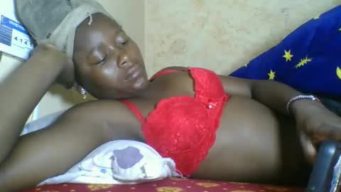 Snapshot of queen315810 chatting on March 5, 3:24 am queen315810 online show from March 5, 3:24 am