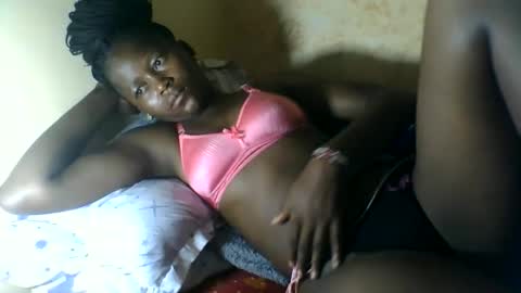 Snapshot of queen315810 chatting on March 15, 6:30 am queen315810 online show from March 15, 6:30 am