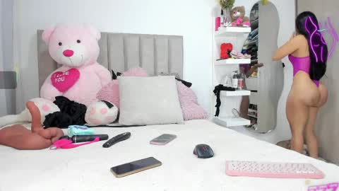 Snapshot of queen_antonella_oficial chatting on June 3, 9:12 am QUEEN ANTONELLA online show from June 3, 9:12 am
