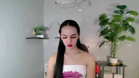 queen_danaya online show from June 10, 11:35 pm