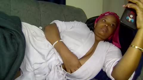 queen_doli online show from May 12, 2:08 am