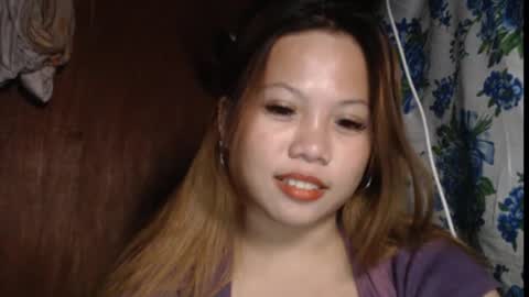 Snapshot of queen_fucker23 chatting on November 6, 8:21 pm Angel online show from November 6, 8:21 pm
